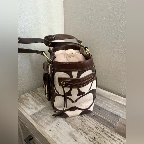 Coach Brown and Cream Shoulder Bag - Picture 3 of 16